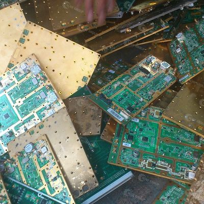 Verbessern Sie Ihren E-Abfall-Recycling-Prozess mit einer hochtrennbaren PCB-Recycling-Maschine