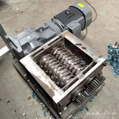 2300KG Mini-Papier-Karton-Schredder Multifunktions-Schredder Pet-Flaschenmaschine